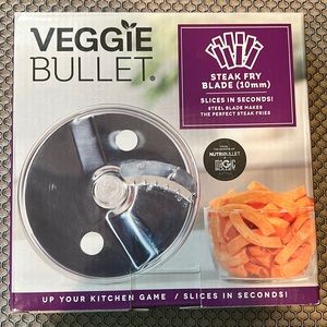 Veggie Bullet Steak Fry Blade. Never used. Still in original box.